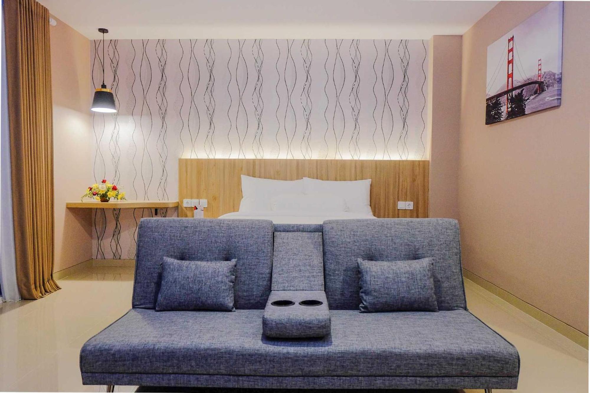 Front One Hotel Sragen Luaran gambar